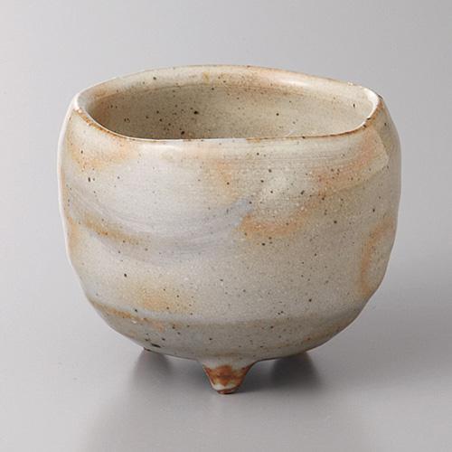 【みやび街道5-174】粉引刷毛目3つ足珍味（手造） (本商品の販売を終了致しました)