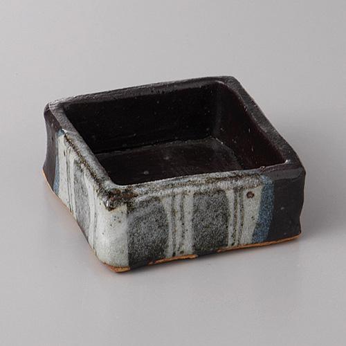 【みやび街道5-174】黒織部十草正角切立珍味鉢　手造り (本商品の販売を終了致しました)